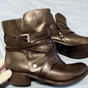 Cute black boots